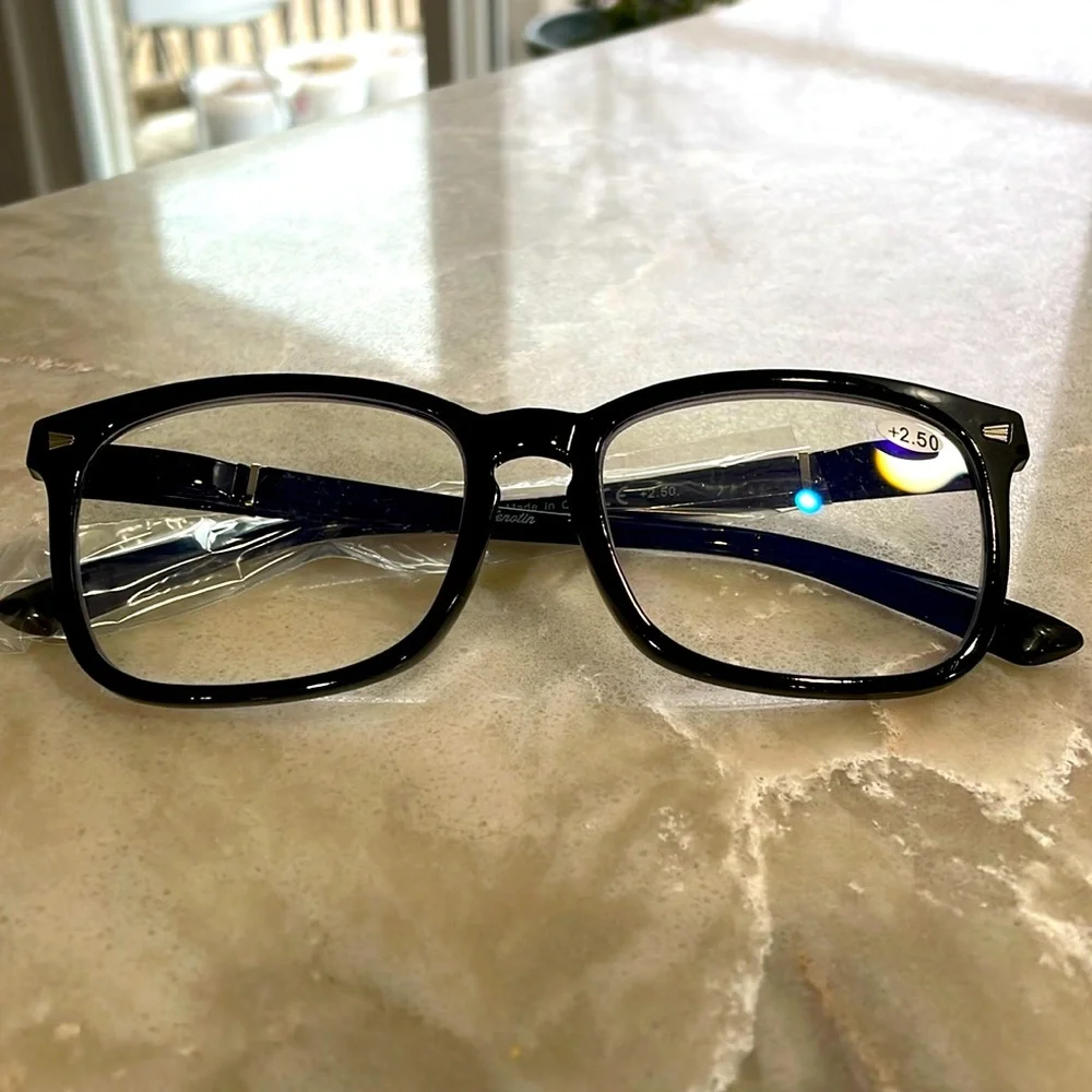 NEW 2.5 readers blue light lens black pop of silver soft bridge spring closure